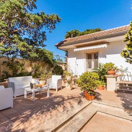 Garden View Near The Sea Bed & Breakfast Lecce Exterior photo